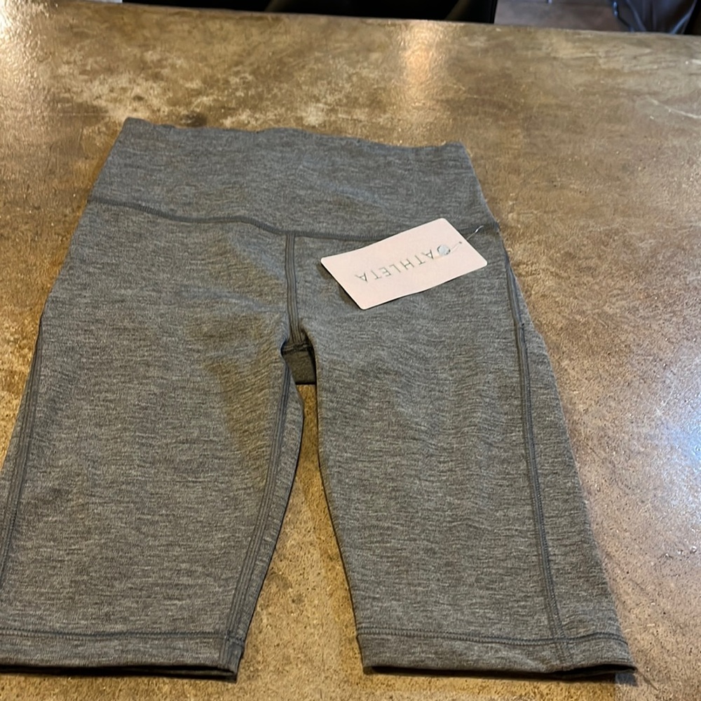 NWT Athleta 9” high rise short. Size XXS